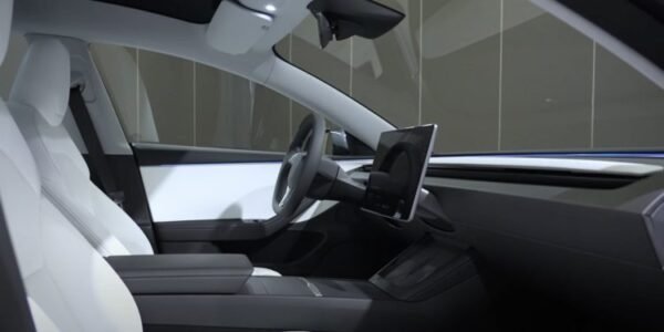 Tesla Model 3 - Image 2